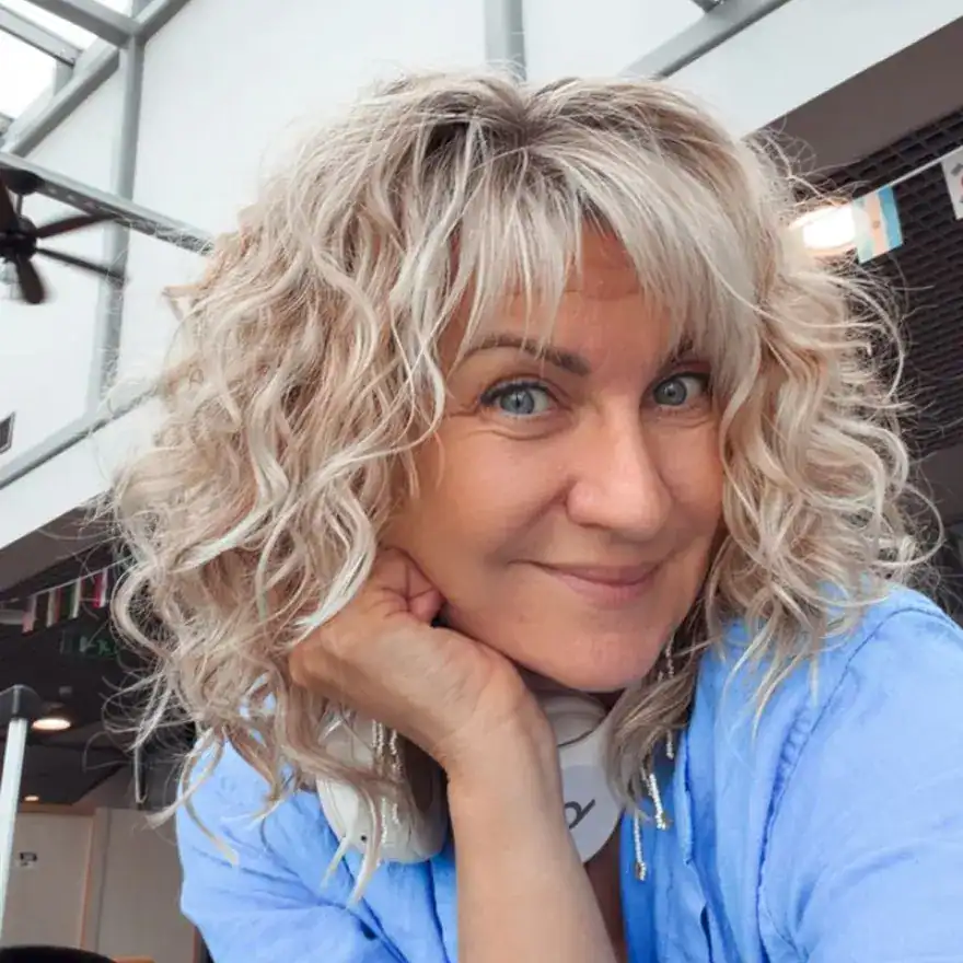 nele-tasane-fotograaf-koolitaja-kreeka-koolituslaagrid-minus-hero-img